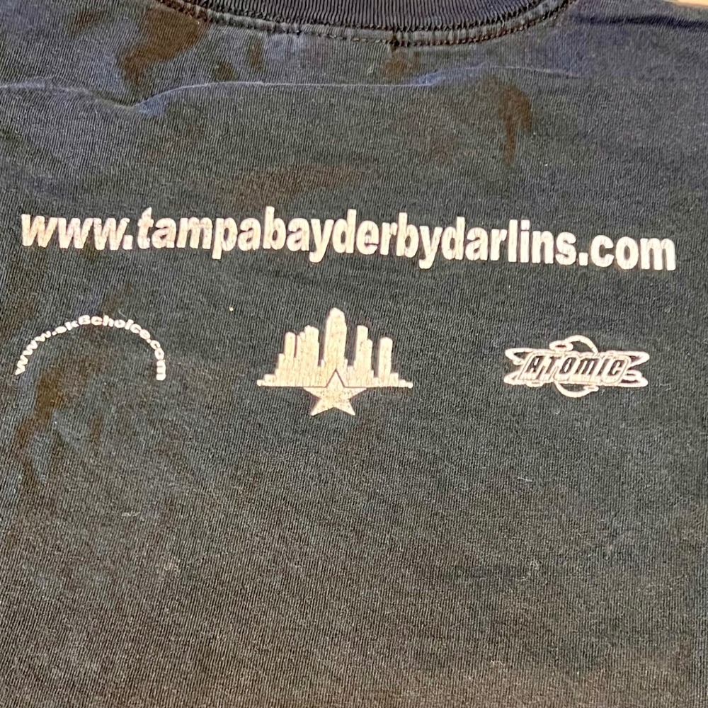 Gildan Large Tampa Bay Derby Darlins T-Shirt Black Roller Derby Rose Snake Edgy - Picture 9 of 9